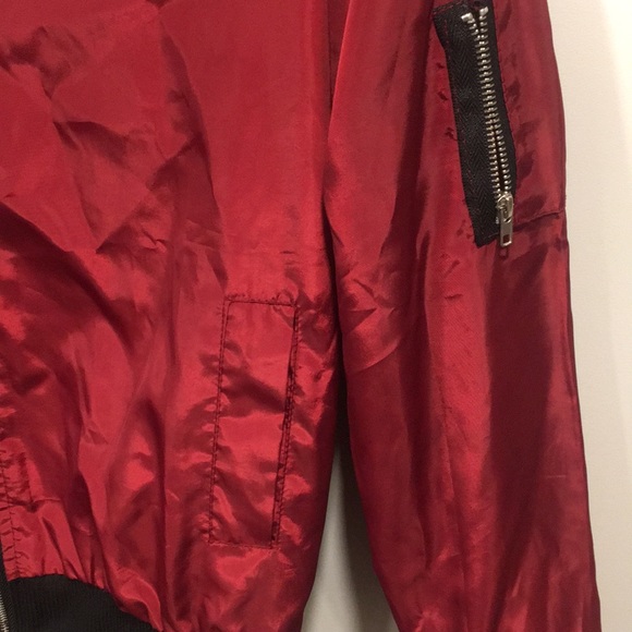 Red jacket - Picture 4 of 5